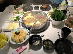 -左庭右院鲜牛肉火锅(浦江欢乐颂店)