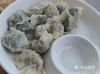 一家性价比挺高的饺子馆，物美价廉，实惠划算