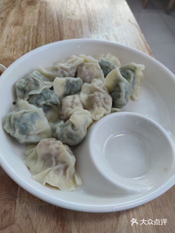 一家性价比挺高的饺子馆，物美价廉，实惠划算
