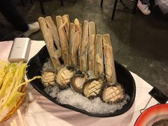 -鲜入围煮花胶鸡海鲜火锅