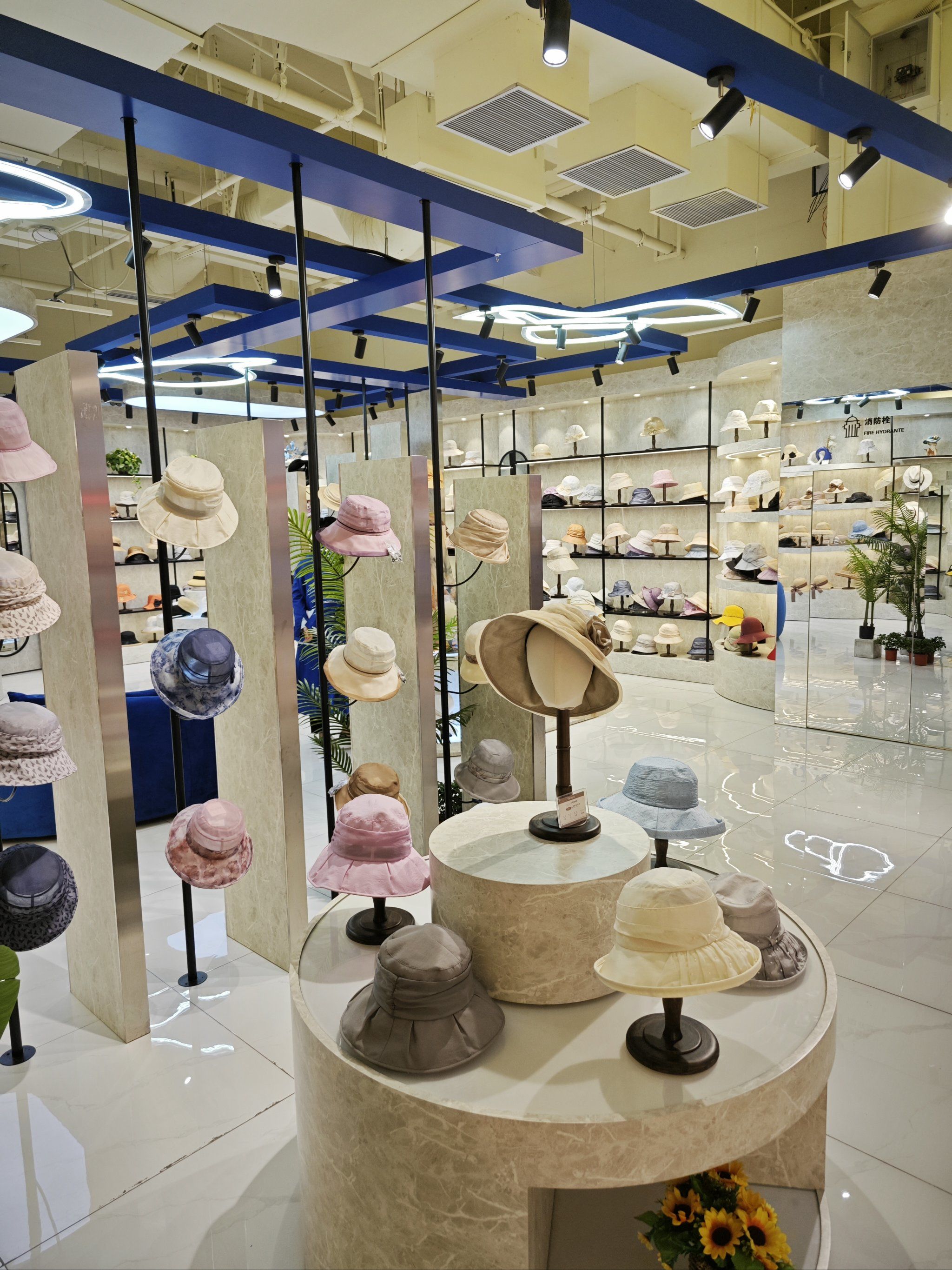 这家的帽子也太好看了!