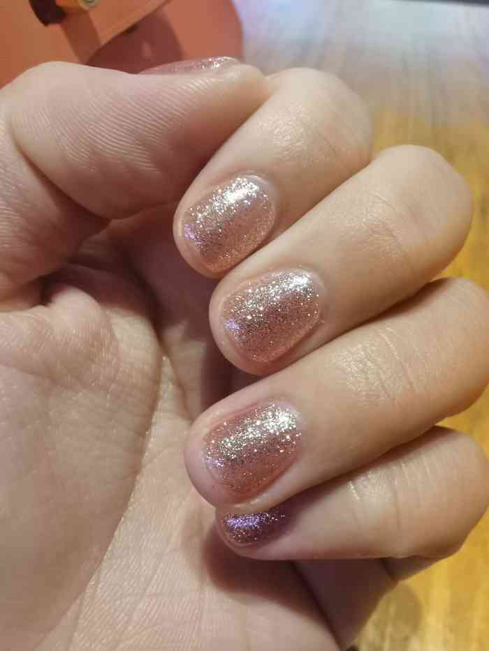 侯静美甲美睫(万达店)-"店里环境舒适,都是爱美的小姐姐们,茶点可.