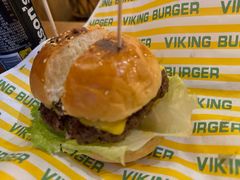 VIKING经典手打牛肉汉堡-VIKING SALOON美式烟熏烤肉精酿餐酒吧