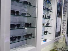 -提一眼镜·蔡司·依视路(小寨店)