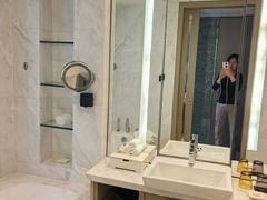 -上海漕河泾万丽酒店