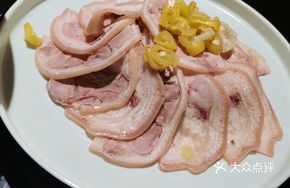 Steamed LuChuan Pig Trotter