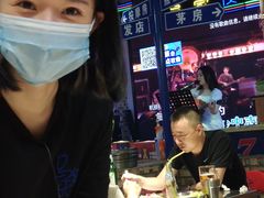 -马路牙子烧烤音乐酒馆(望京店)
