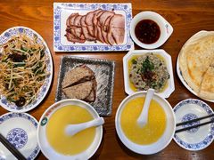 -老天桥酱肉烧饼夹肘子(天桥店)