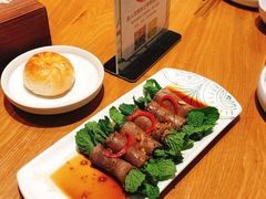 薄荷牛肉卷-云海肴·汽锅鸡·云南代表菜(东坝金隅店)