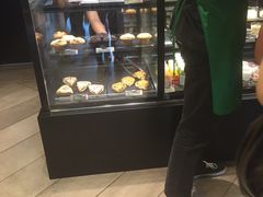 面包甜点陈列柜-星巴克(来福士2F店)