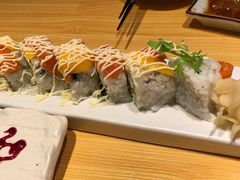 芒果三文鱼芝士卷-初味原日本料理