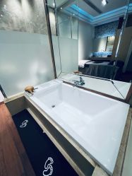 -EC BEAUTY易思美容