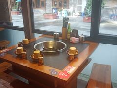 靠窗位-王婆乔鲜鱼自助火锅(蜀汉路店)