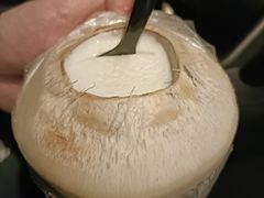 -志龙皇冠吃货椰子铺