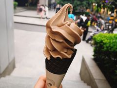 锡兰奶茶脆筒-喜茶(上海打浦桥日月光gelato lab+店)