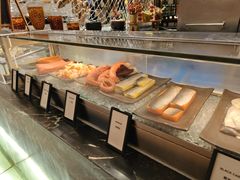 -广州万富希尔顿酒店·感趣自助餐厅·金秋蟹宴生蚝海鲜刺身