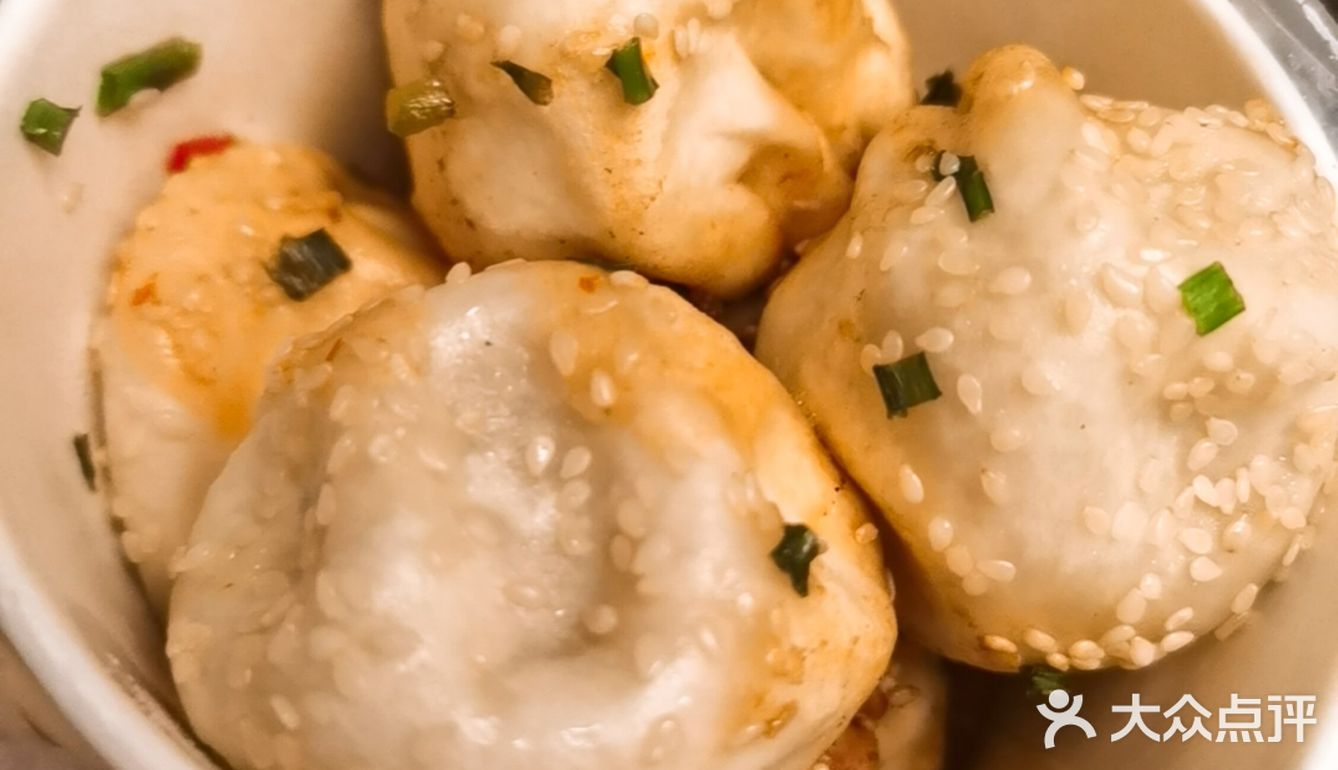 武汉探店 | 绝对不能错过的【水塔美食街】