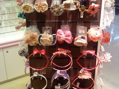 Lizzie饰品店F211-莲花国际广场