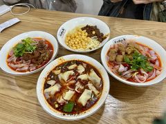 红油抄手-花市豌杂面(民生路店)