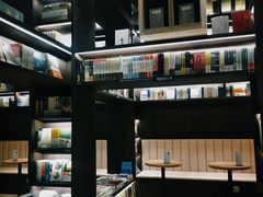 -钟书阁(群光广场店)