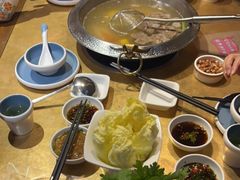 -左庭右院鲜牛肉火锅(金山万达店)