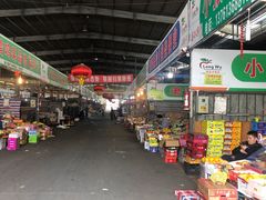 -上海龙吴水胜海发市场