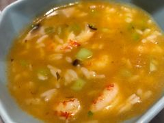 招牌小龙虾红汤泡饭-蜜桃花开·中西融合菜E&W(南长街店)