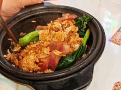广式腊肠煲仔饭-香港威特瑞茶餐厅(小白楼音乐厅店)