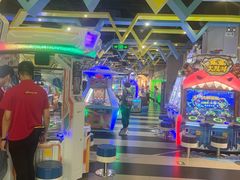 -反斗乐园π·电玩·高空拓展·蹦床(龙华天虹店)