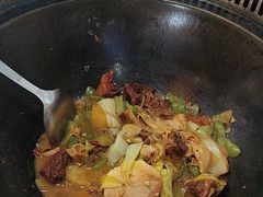 -哈尔滨烧烤·山河村铁锅炖(交大店)