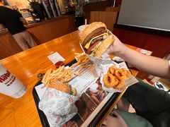 -The Habit Burger Grill 哈比特汉堡(复兴soho店)