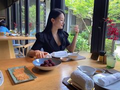 靠窗位-新荣记(西溪湿地店)