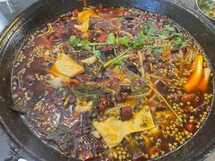 -鸿顺老铁锅美蛙鱼府(解放碑店)