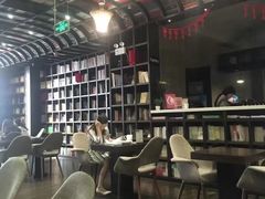 -钟书阁(松江泰晤士小镇店)