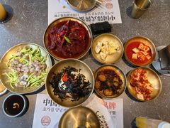 -草家酱蟹炭火烤肉店(珲春南路二店)
