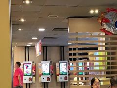 大堂-麦当劳(王顶堤店)