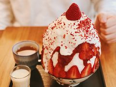 草莓生乳冰-WONDER ICE 萬得冰田(建設路总店)