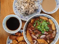 老北京炸灌肠-门框胡同百年卤煮(新街口店)