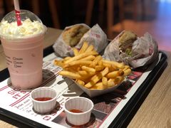 -The Habit Burger Grill 哈比特汉堡(复兴soho店)