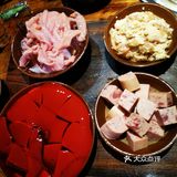 朋友4点过就来排队，排了3-4个多小时，8点过才吃成