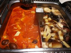 菌菇拼番茄锅底-海底捞火锅(公益西桥店)