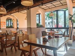 -小白的·非遗东方烤乳猪·海南菜连锁餐厅(椰梦长廊外贸路店)