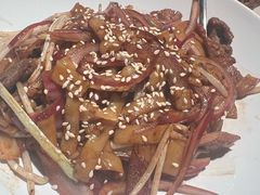 干炒牛河-汤城小厨•粤菜•靓汤(苏州街店)