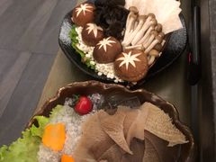 -湊湊火锅·茶憩(打浦桥日月光店)