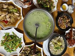 -黄记四更烤乳猪店