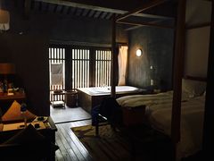 -田园东方蜜桃村的田野营地