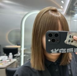 -Tloml salon