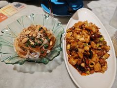 -渝信川菜 · 川味家常菜(财富购物中心店)