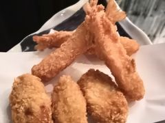 面包糠海蛎子+面包糠炸虾-新鲜特色餐厅(香格里拉大酒店)