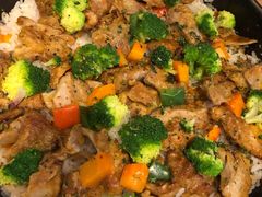 鸡肉蔬菜铁锅焖饭-玛格萝妮(汇智国际商业中心店)